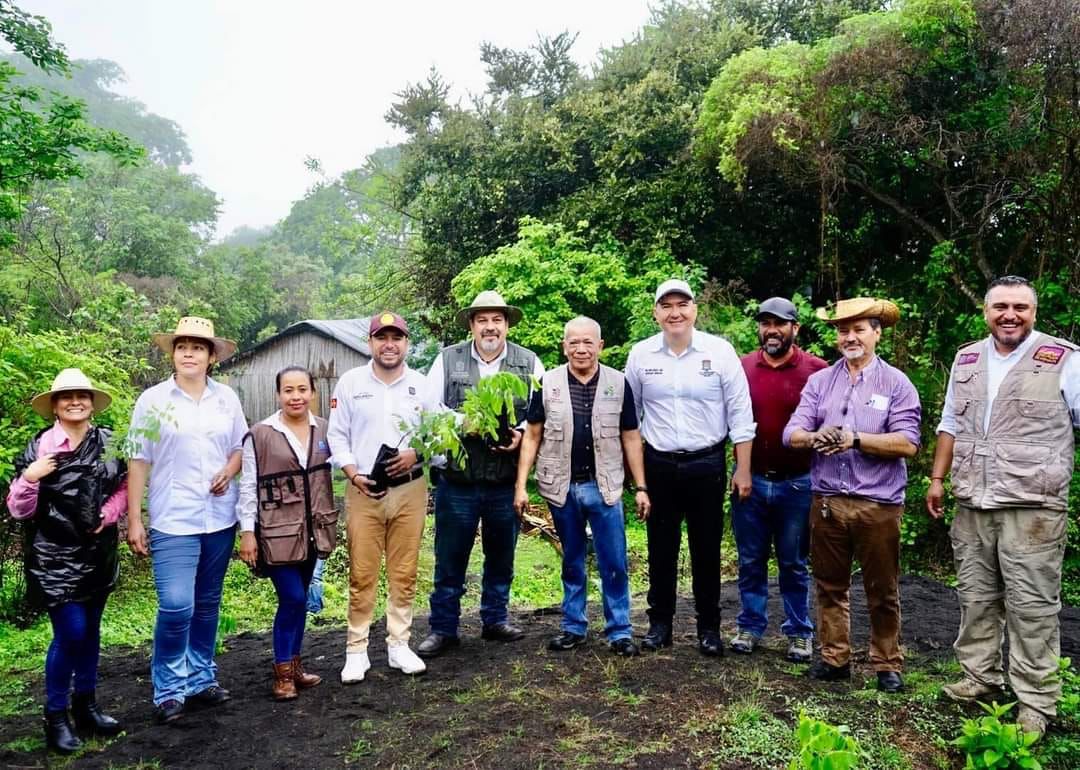 Se compromete Reyes Galindo con acciones de ejidatarios para crear reserva ecológica en Tierra Caliente.