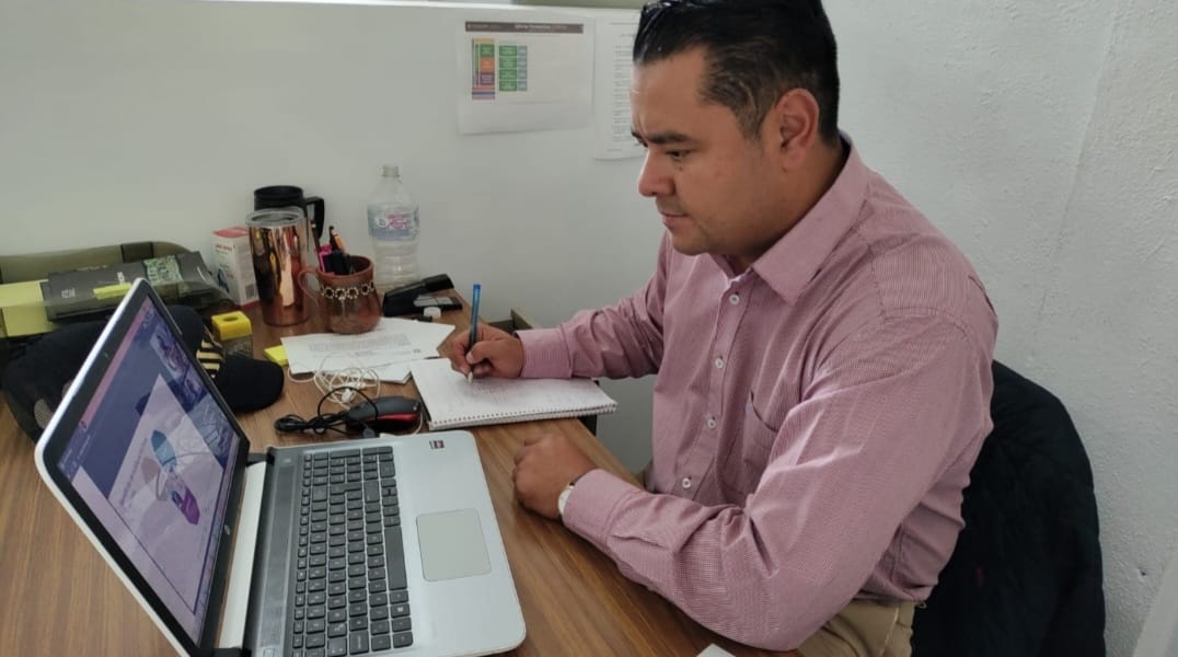 Docentes del Cecytem se capacitan en herramientas tecnológicas.