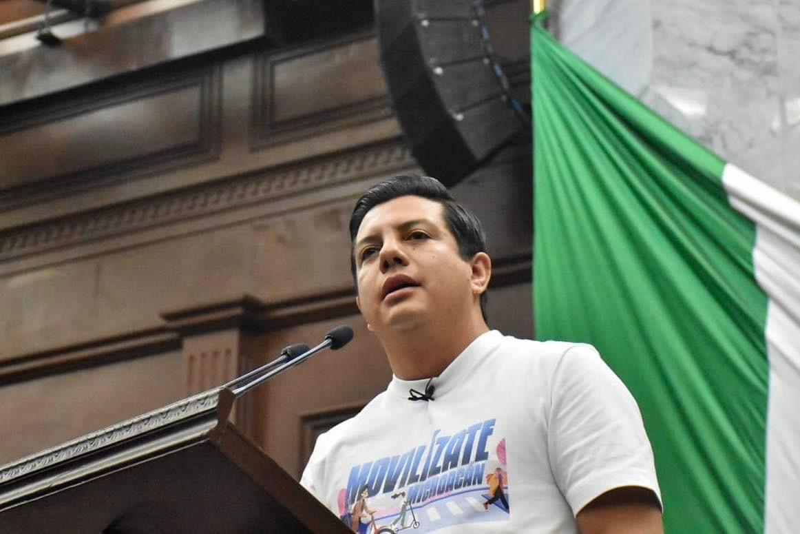 LOGRA DIPUTADO OSCAR ESCOBAR ELEVAR EL DERECHO A LA MOVILIDAD A RANGO CONSTITUCIONAL 