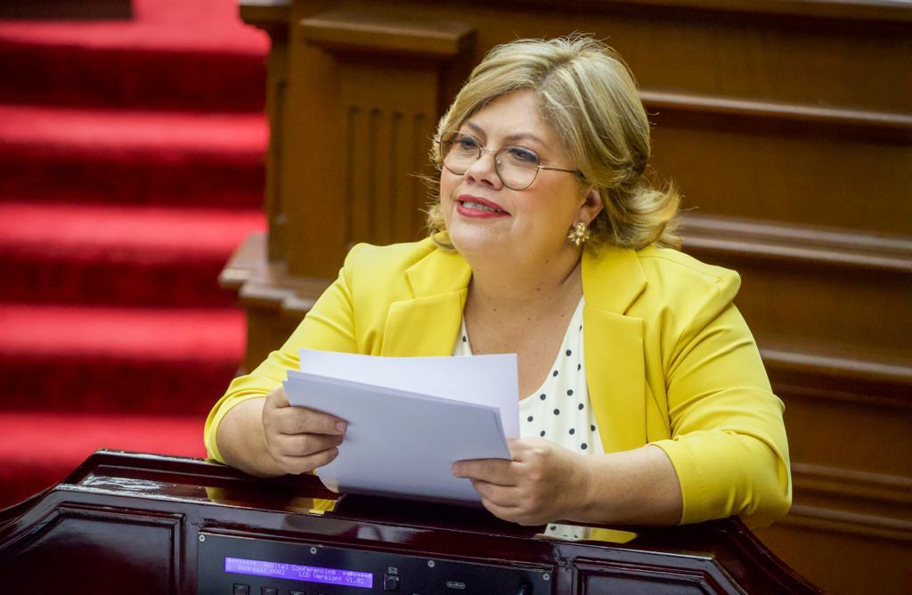 Invita Julieta García a la población atender salud mental para mejorar su bienestar.