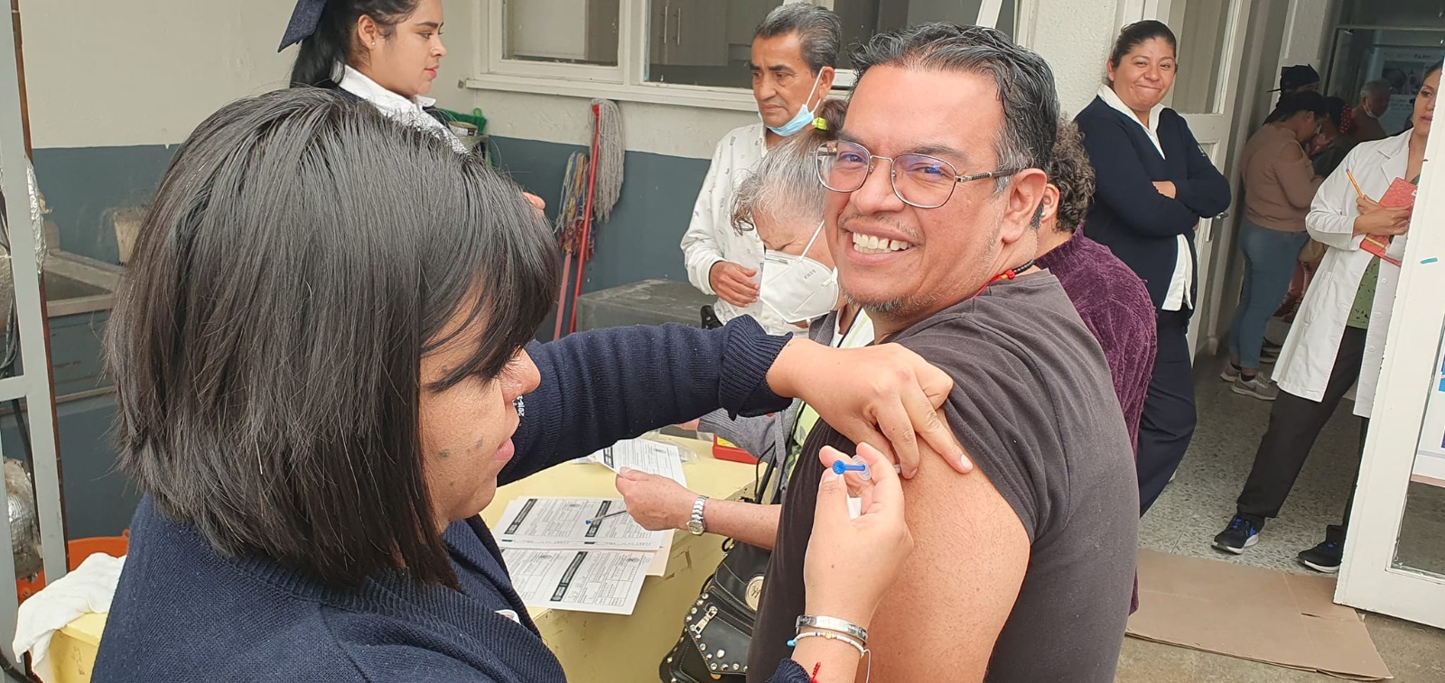 En el Centro de Salud se está aplicando la vacuna ABDALAT contra el COVID