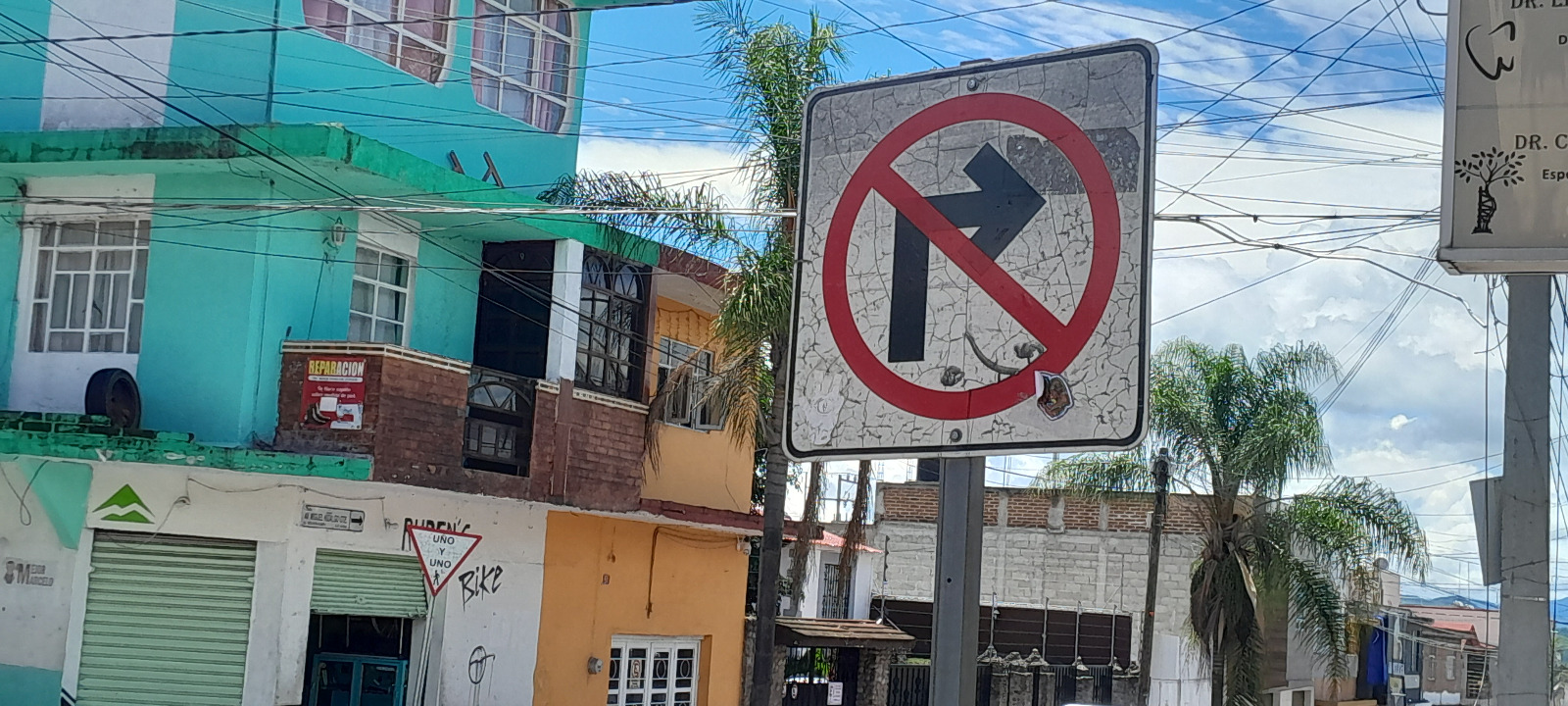 Señalamientos en mal estado le quitan seriedad al mismo