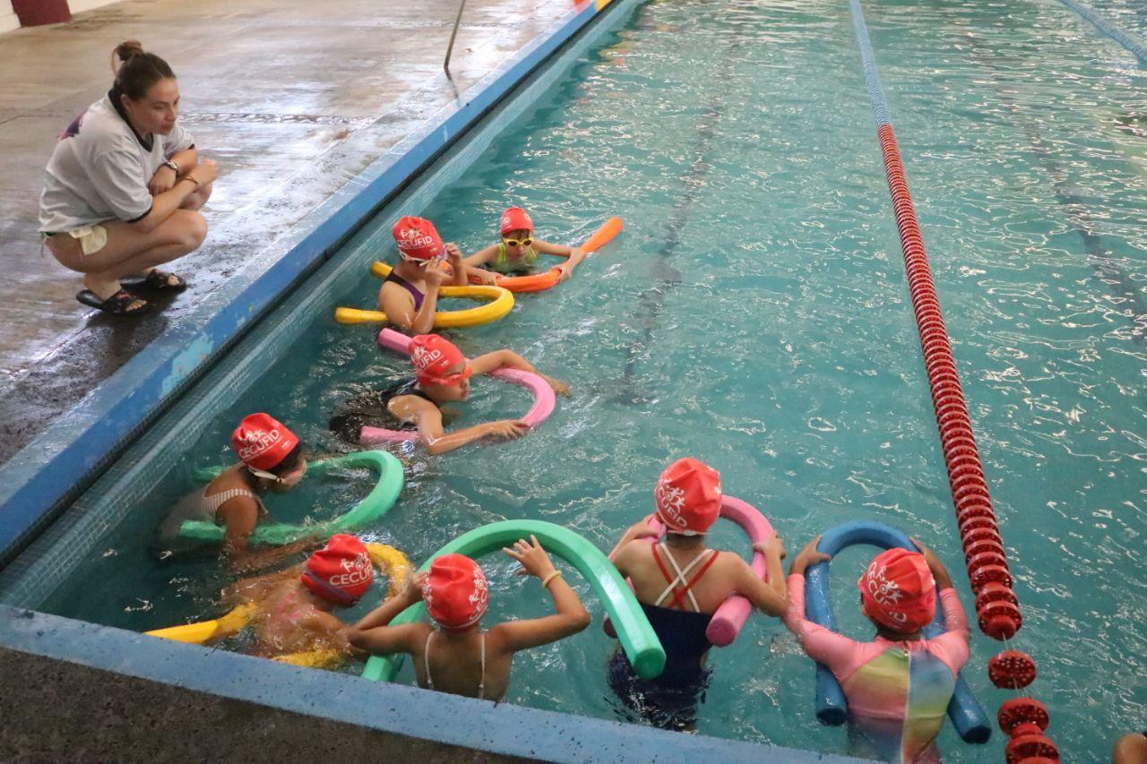 Más de 2 mil 400 menores aprenden y se divierten en cursos de verano