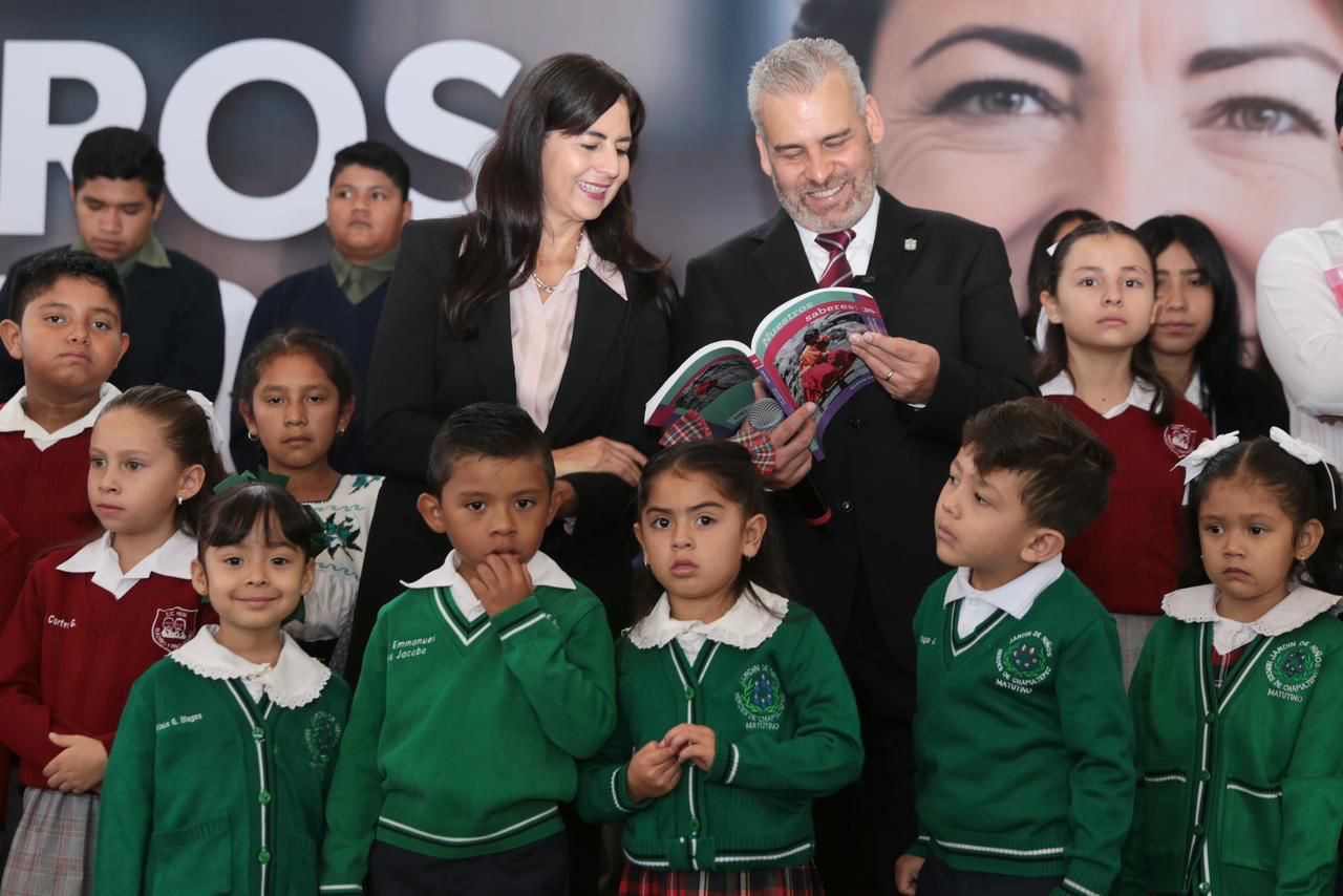 Nuevos libros de texto promueven una pedagogía activa: Bedolla