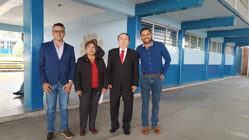 Luis Gildardo López y José Trinidad Lara asistieron al arranque del ciclo escolar 2023-2024 de la Preparatoria Taximaroa