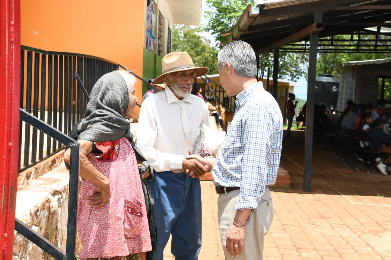 Beneficia DIF Michoacán a 40 familias con olla de agua
