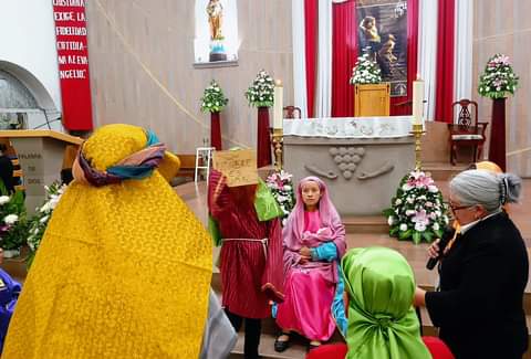 En la Parroquia de San Juan se recordó con misa y rosario viviente el martirio del evangelista