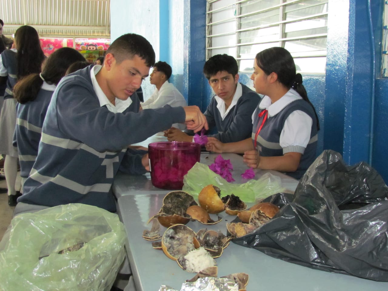 Prepa Taximaroa aprenden a preparar té para la tos, asma y bronquitis