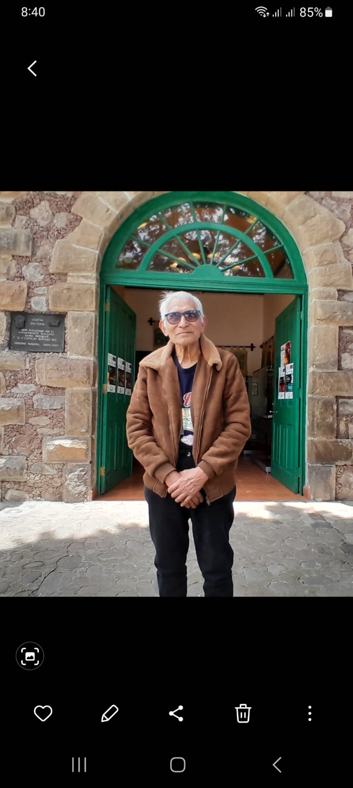 El hombre debe amar lo que hace o aprender a amar lo que la vida le permite hacer