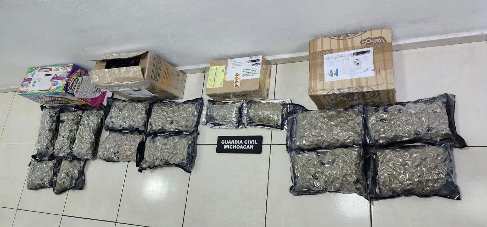 En Morelia, Guardia Civil asegura más de 7 kilogramos de marihuana.