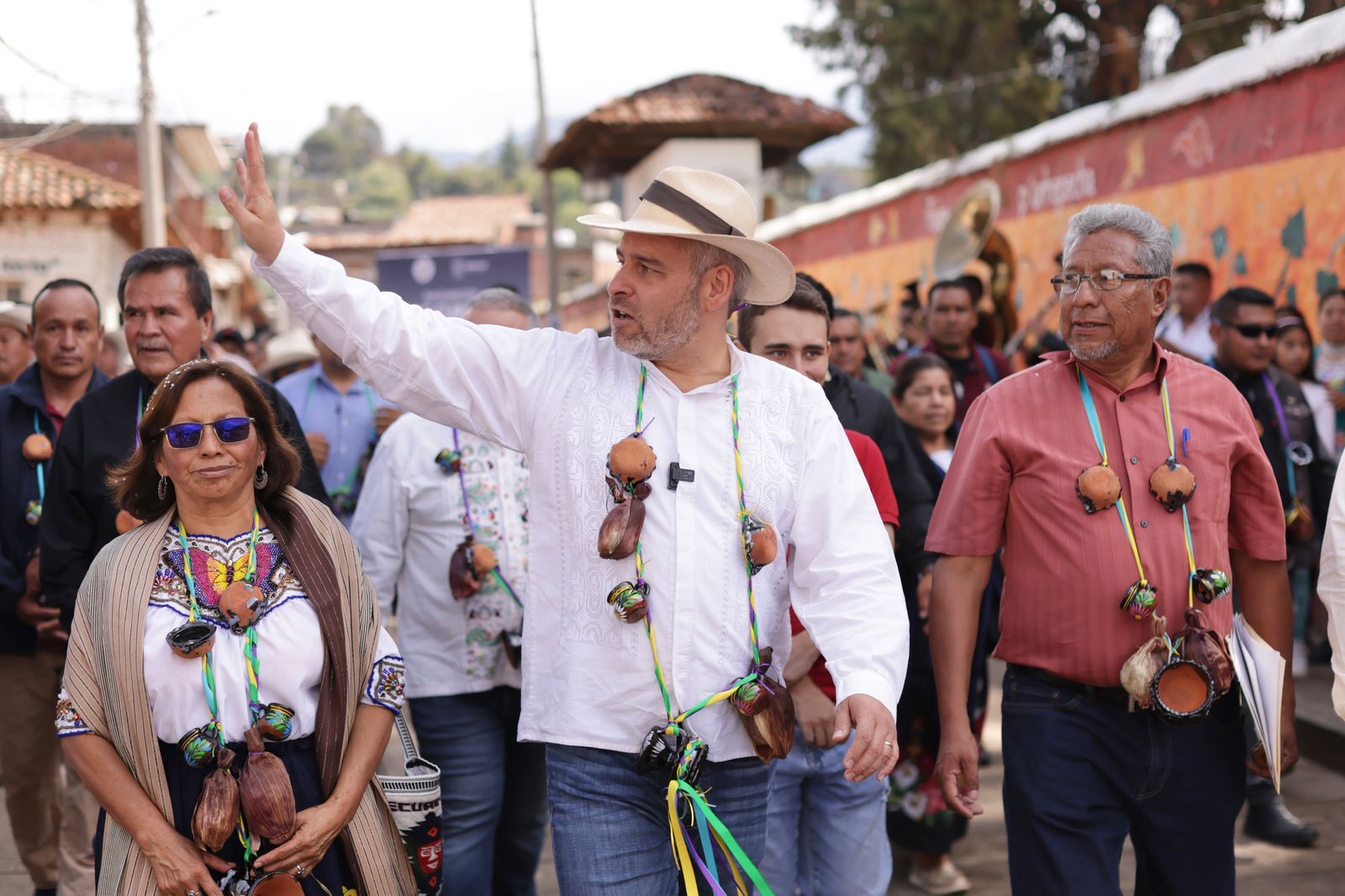 Salen de la pobreza 340 mil michoacanos, según el Coneval: Bedolla.