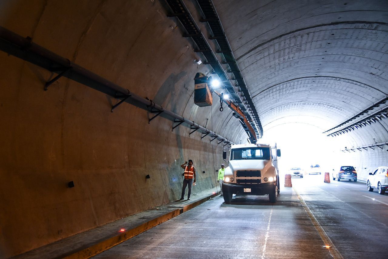 SCOP sustituye luminarias del Ramal Camelinas con 3.3 mdp.