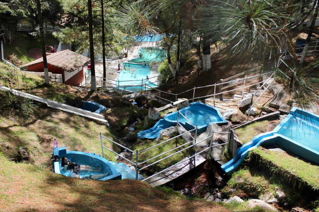 Este verano disfruta de las aguas termales de Rancho Viejo y del Géiser de Ixtlán.