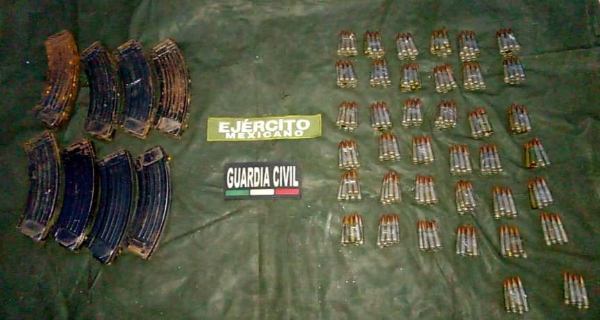 En Apatzingán, se aseguran más de 300 municiones, y varios cargadores: SSP.