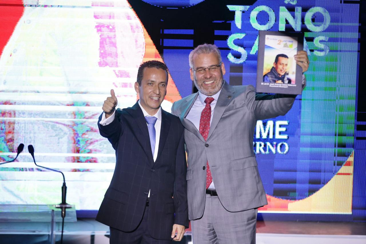 En Los Reyes, destaca alcalde visión municipalista y apoyo de Bedolla para obras.