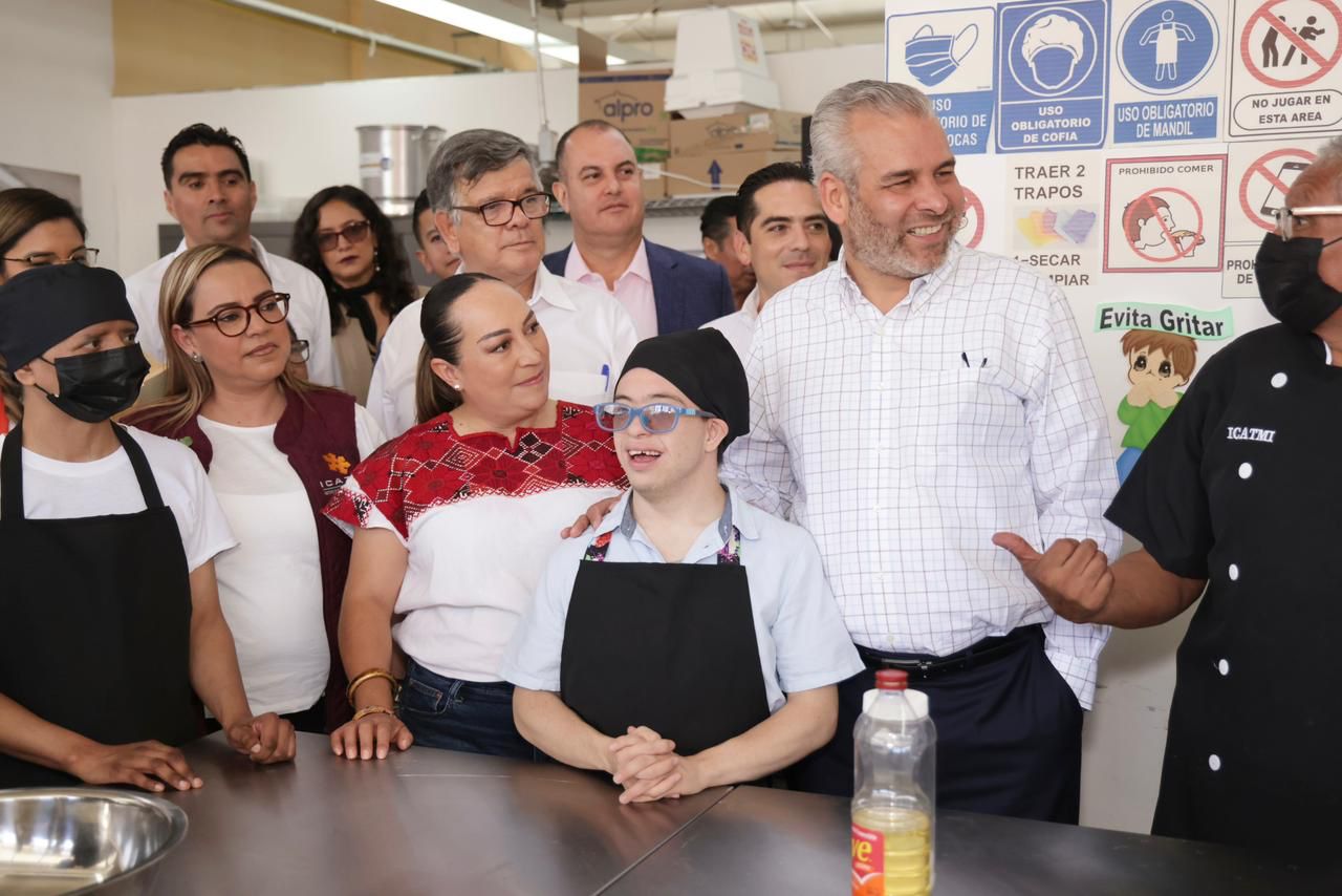 Inaugura Bedolla remodelación incluyente de plantel Icatmi Santa María.