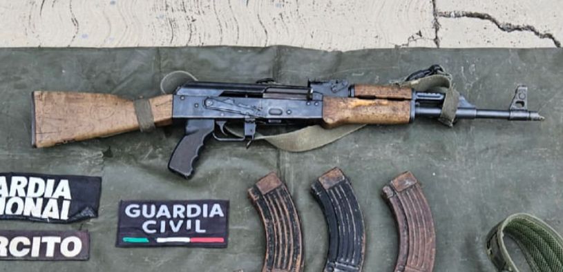 SSP, Sedena y GN aseguran a uno en posesión de rifle y cerca de 250 municiones; en Apatzingán.