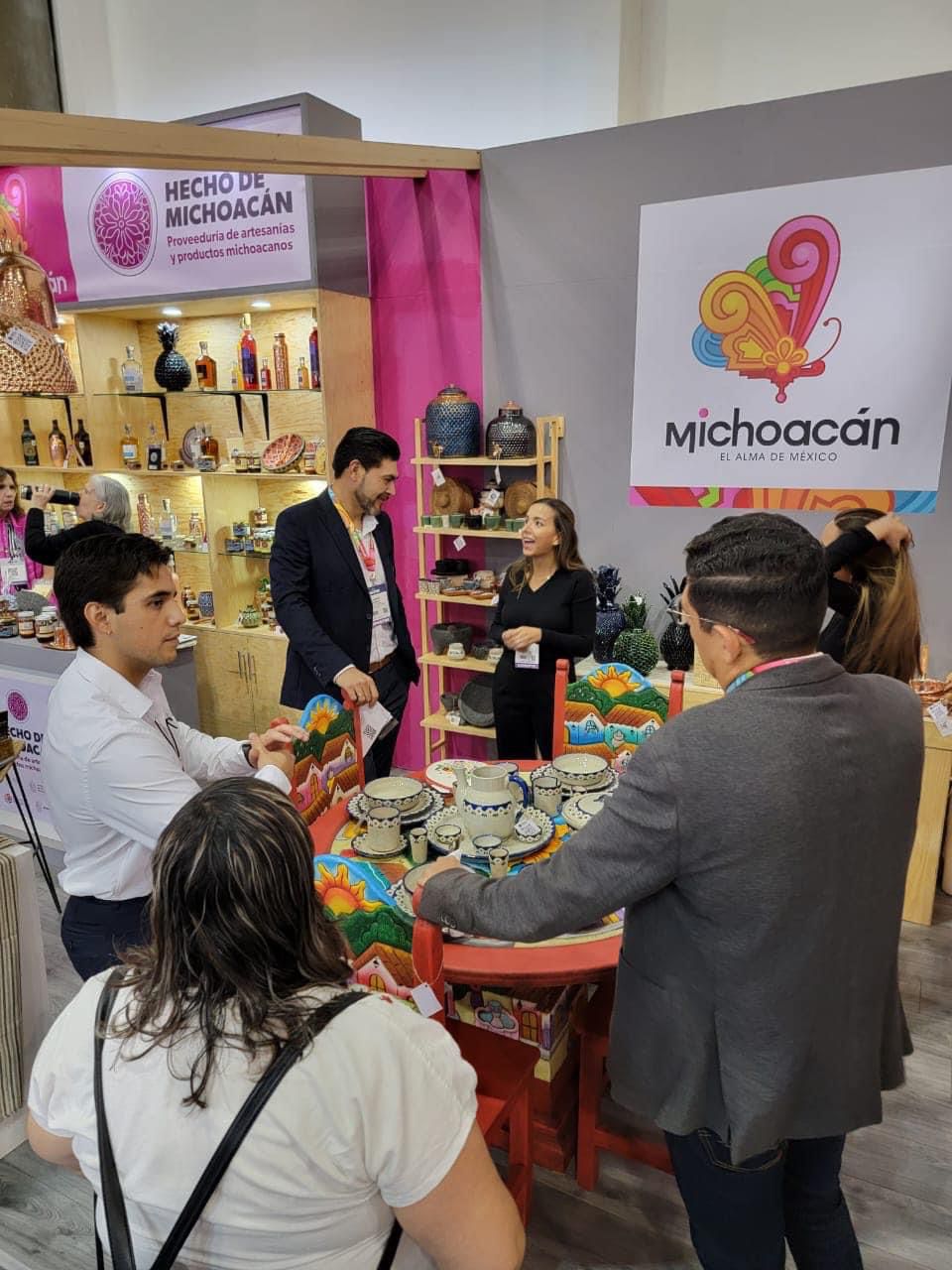 Por primera vez, artesanía michoacana participa en expo latinoamericana de proveeduría.