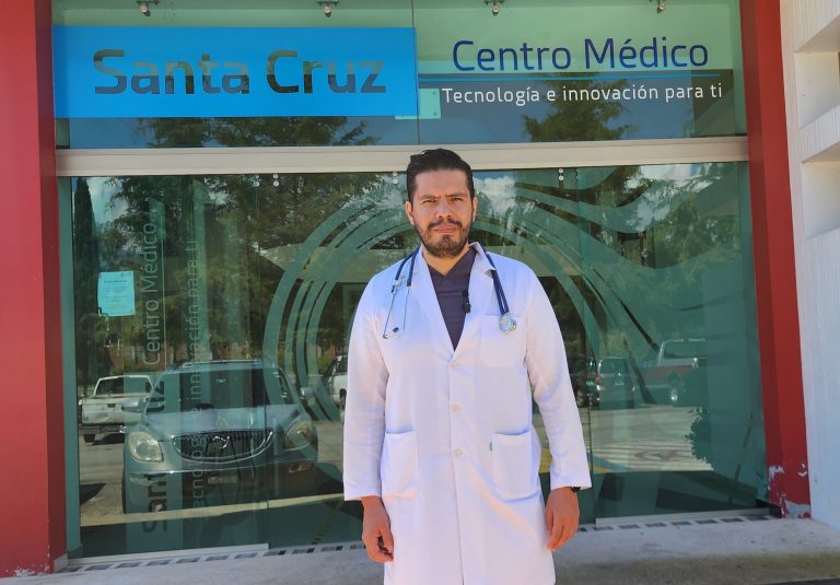 Neurocirujano Rolando Ayala Martínez ofrecerá consultas en el Hospital Santa Cruz.