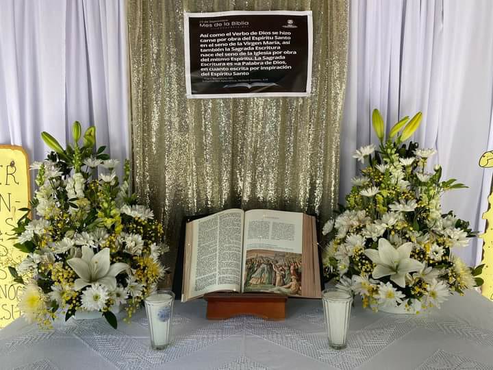 En la Parroquia San Juan Bautista un éxito la cuarta Feria de la Biblia