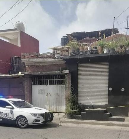 Sujetos armados llegaron hasta un local donde realizan tatuajes y atacaron a balazos al propietario