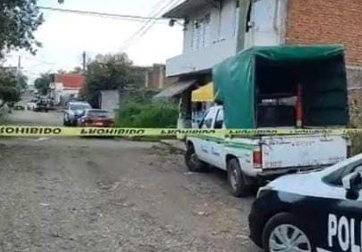 Sujetos armados Ingresaron de forma violenta a un domicilio y atacan a balazos a un hombre