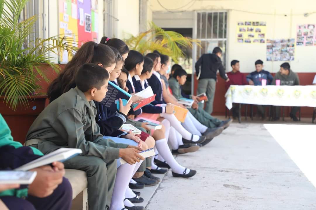 Albergues escolares forman a 2 mil 500 estudiantes vulnerables.