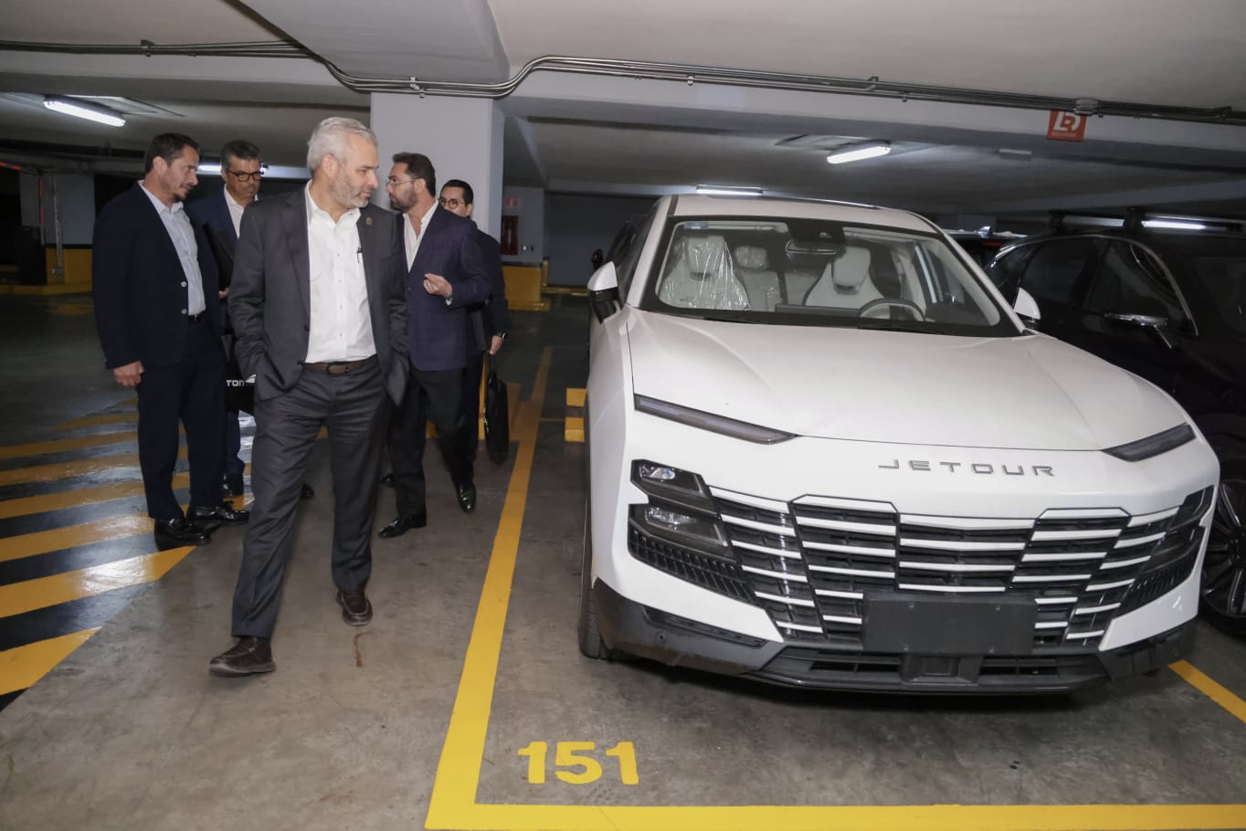 Interesa a empresa FOTON inversión en LC; Bedolla expone beneficios.