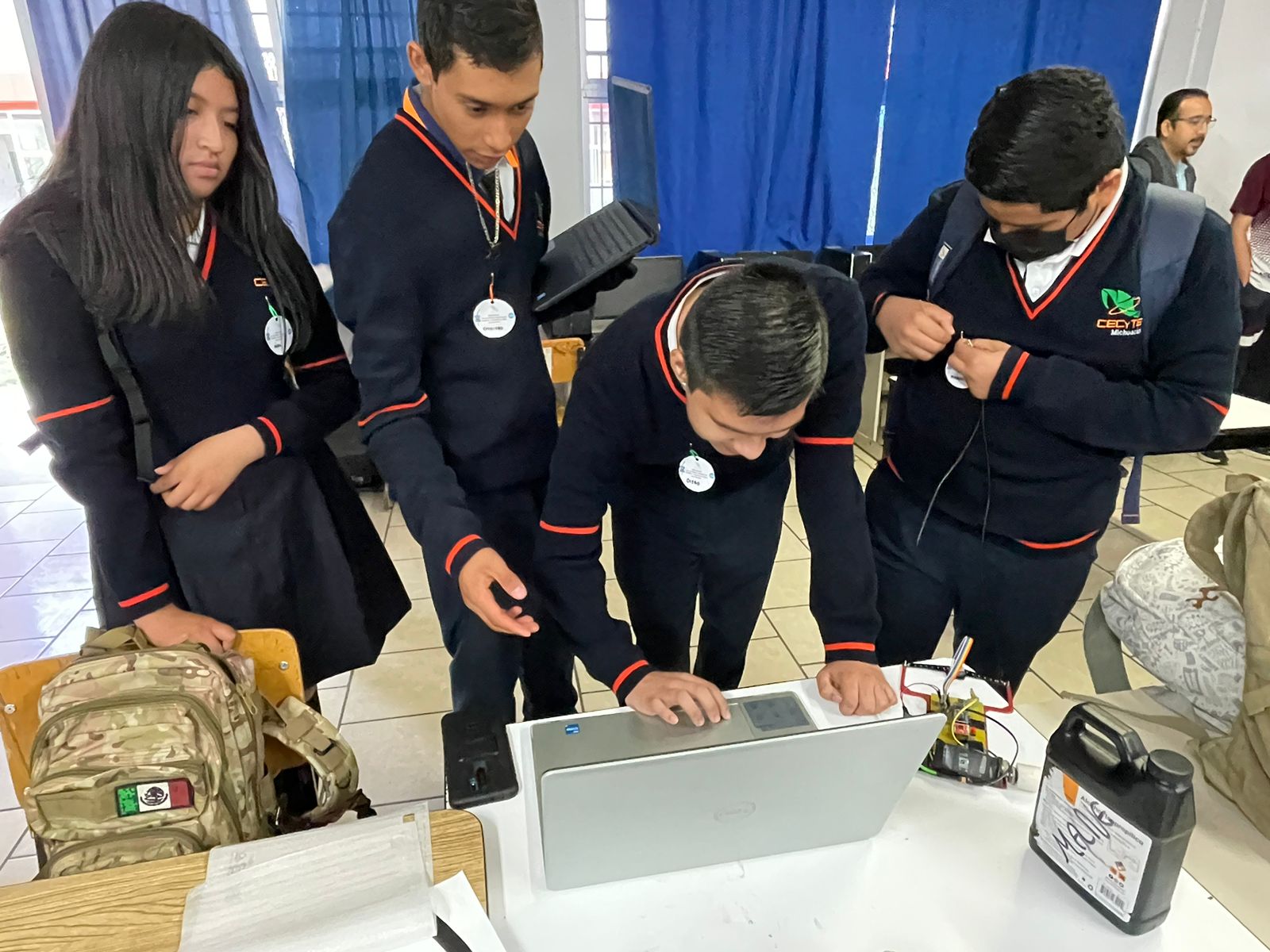 Obtiene Cecytem claves oficiales de carreras Digitalización de Documentos y Robótica.