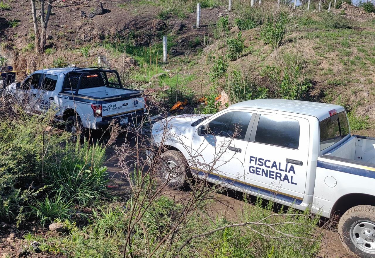 Encuentran cadáver decapitado y amarrado en #Maravatío.
