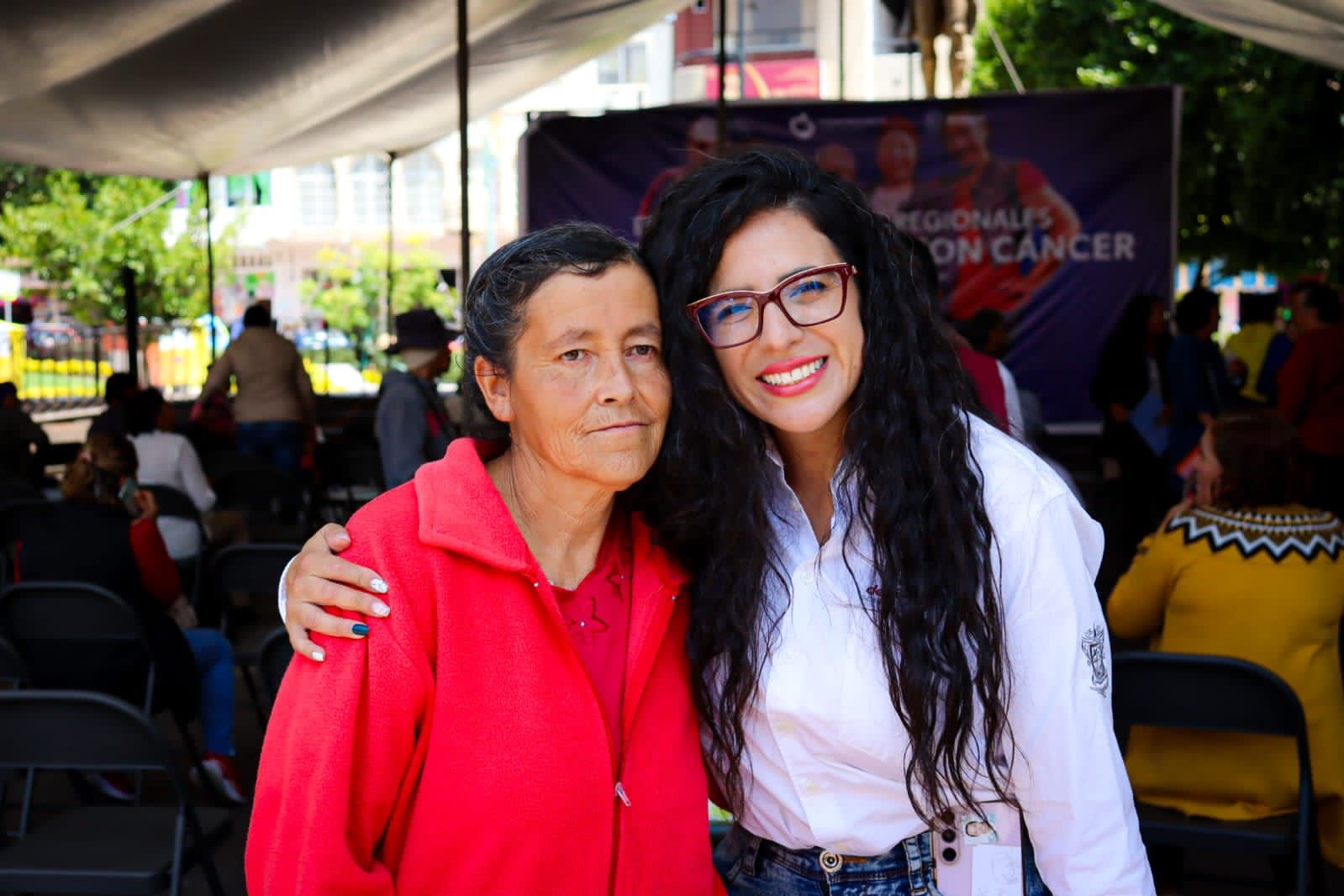 Entrega Sedebi apoyo económico a mujeres con cáncer de región Oriente