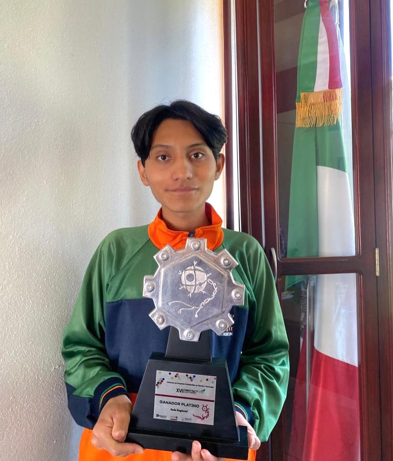 Alumno del Cecytem Maravatío participará en concurso latinoamericano de ciencia