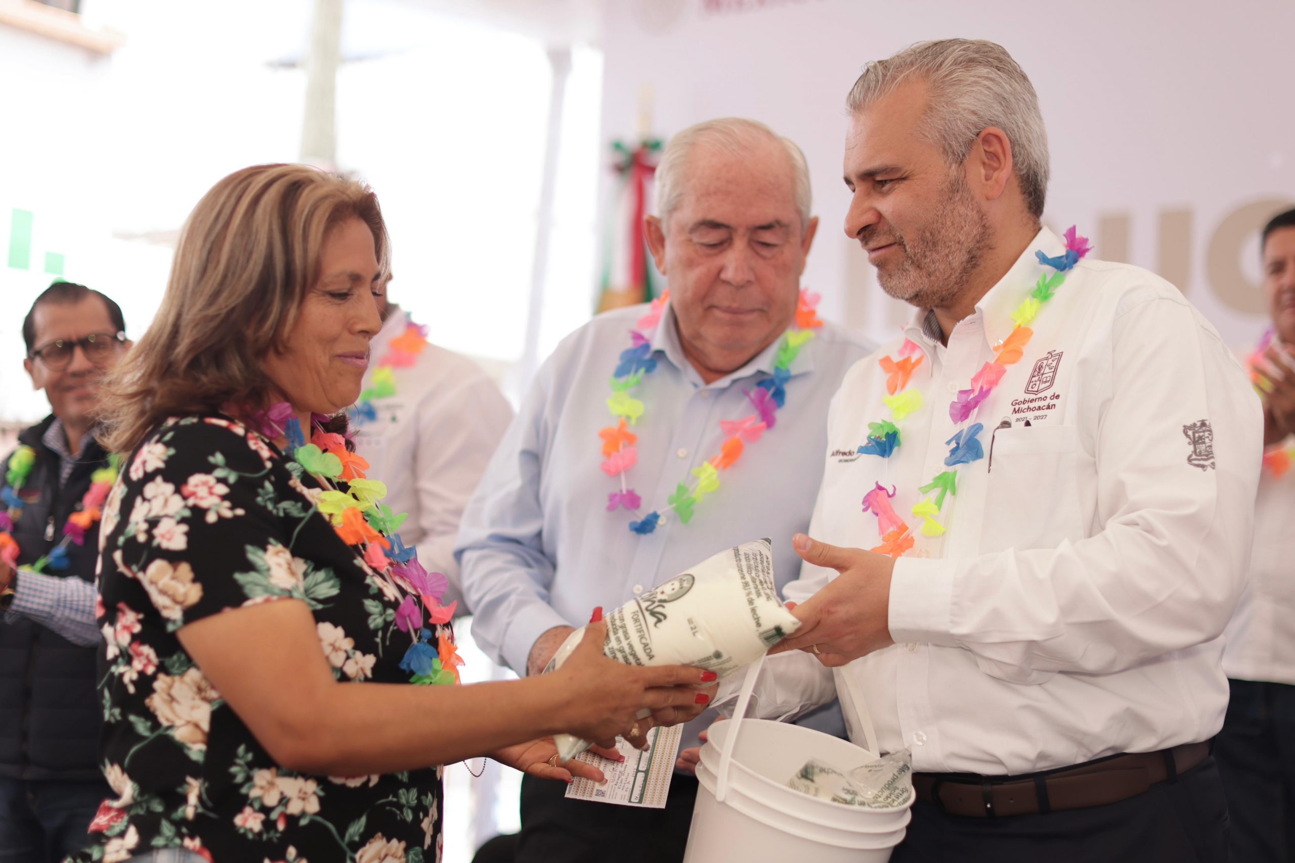 Aumenta a 10 millones de litros de leche, la compra de Liconsa a ganaderos michoacanos.
