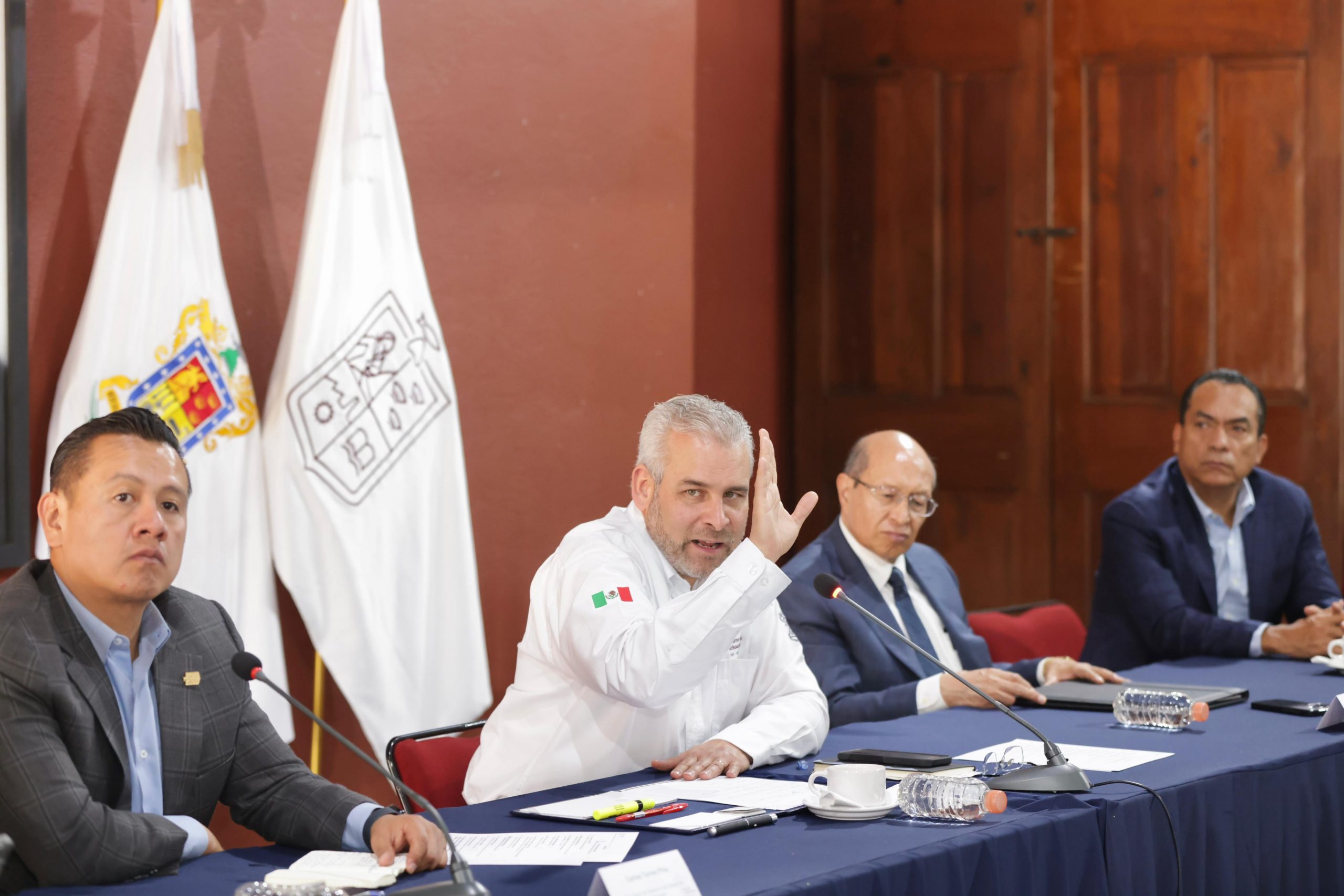 Propone Bedolla ampliar capacidad tecnológica para combatir la extorsión.