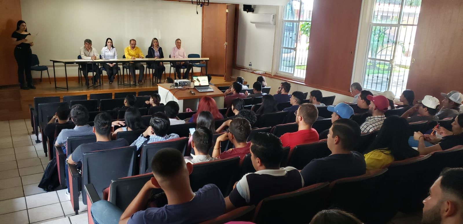 Sedeco inicia con Desafío Emprendedor en Uruapan.