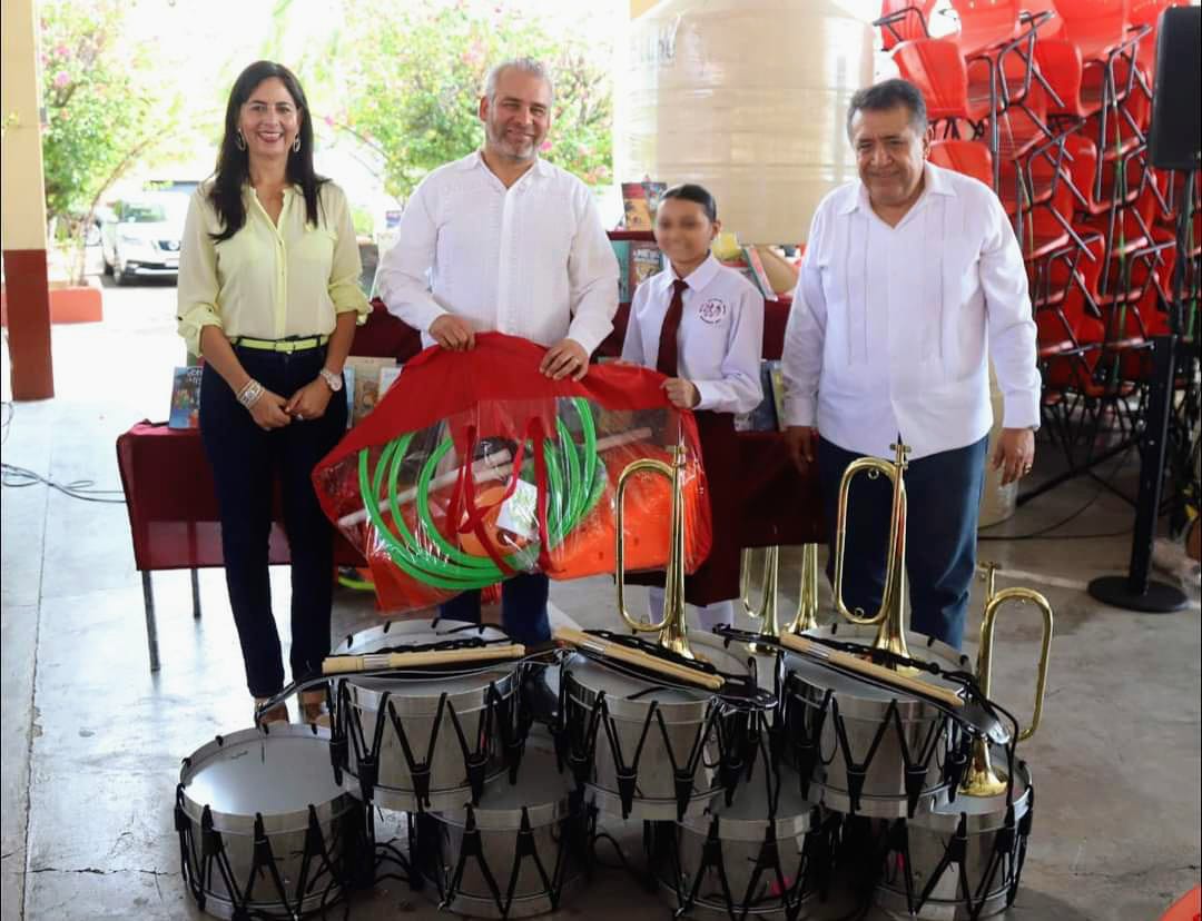 SEE ha invertido más de 22 mdp en material educativo para Tierra Caliente