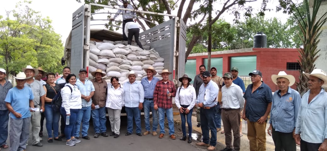 Entrega Sader paquetes tecnológicos de minerales para cultivos ancestrales