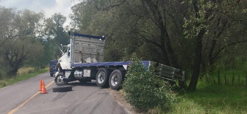 Accidente vehicular en la Carretera Federal México-Nogales a la altura Las Pilas