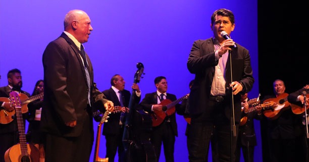 La Rondalla de San Juan Conquista el Teatro Juárez de Zitácuaro