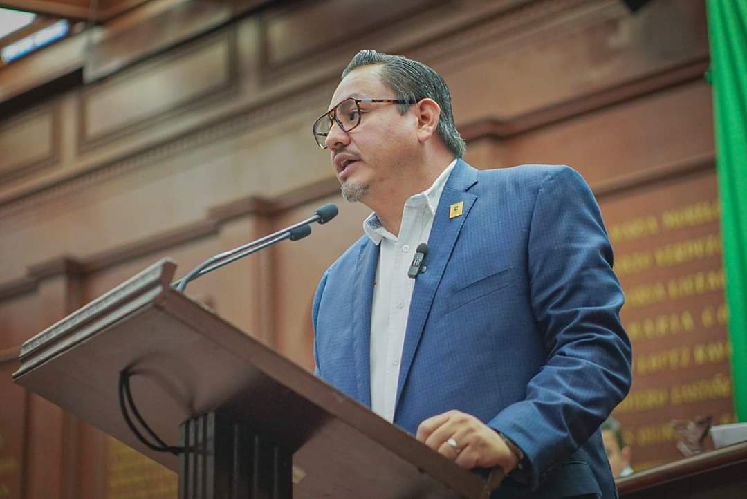 Democracia y paz, fundamentales para un verdadero cambio en México: Víctor Manríquez