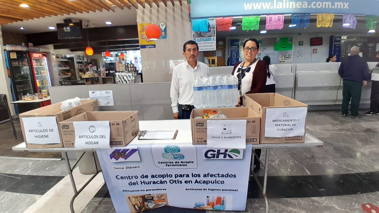 Servicios al Autotransporte de Zitácuaro se convierte en Centro de Acopio para ayudar a Guerrero