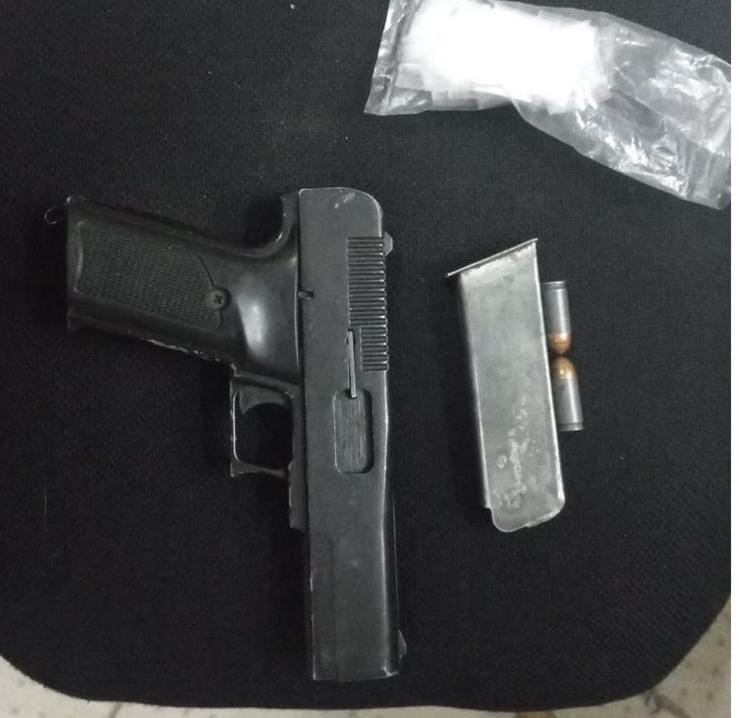 Guardia Civil Aseguran a un individuo en posesion de arma de fuego y sustancias Ilícitas