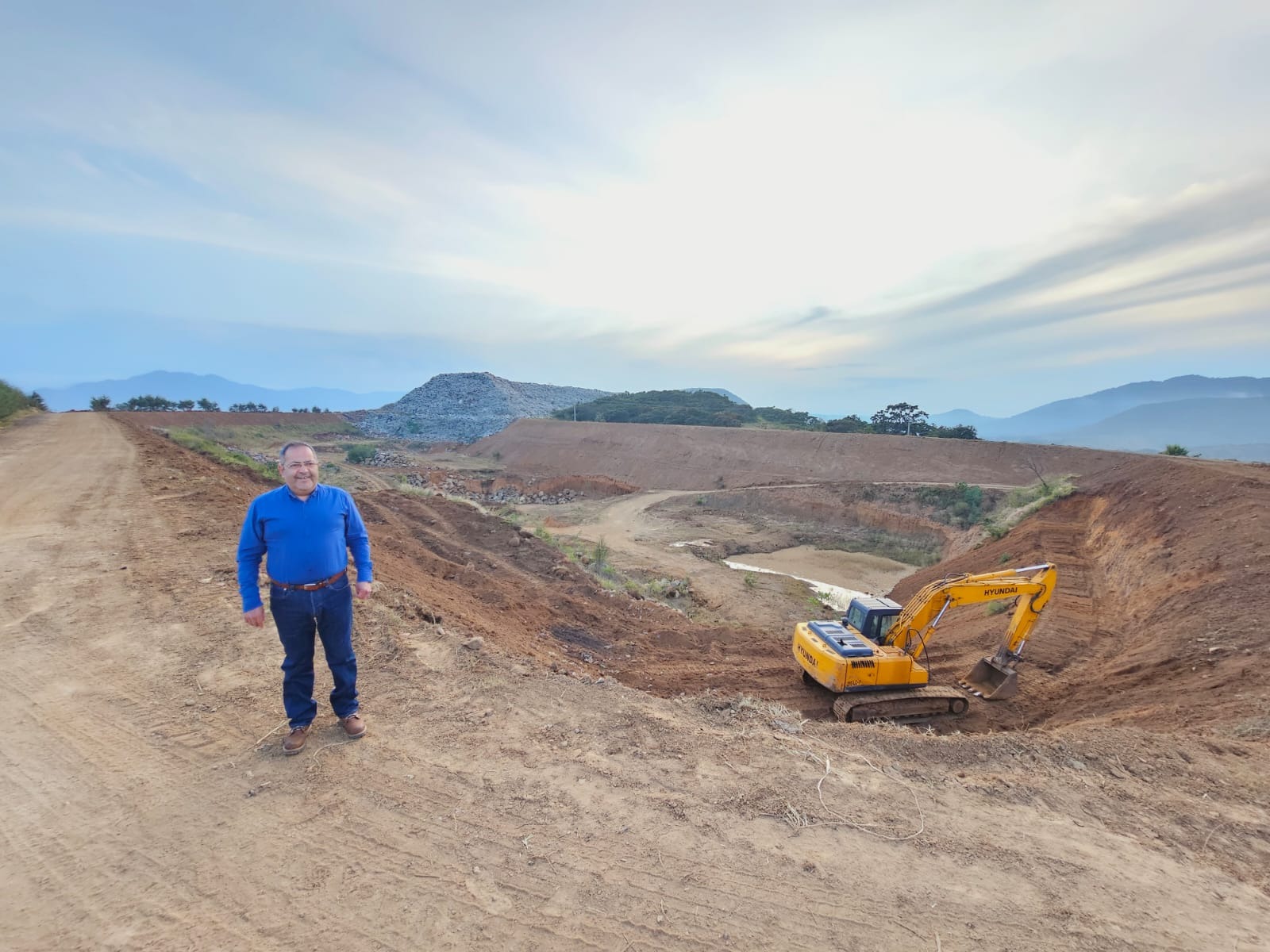 ​José Luis Téllez supervisó trabajos construcción de la segunda celda para el sepultamiento de los residuos sólidos en el CITIRS