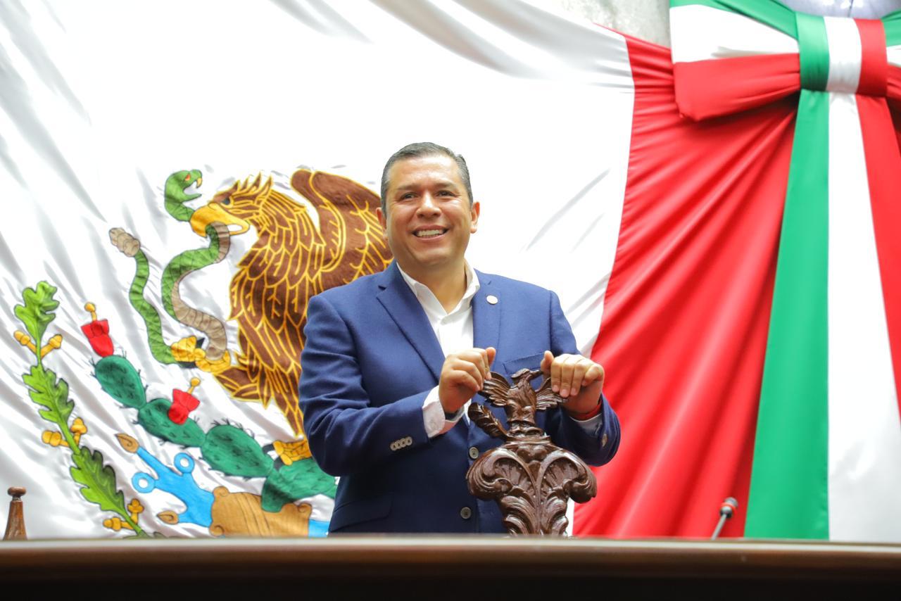 Propone Juan Carlos Barragán sancionar con cárcel el delito informático.