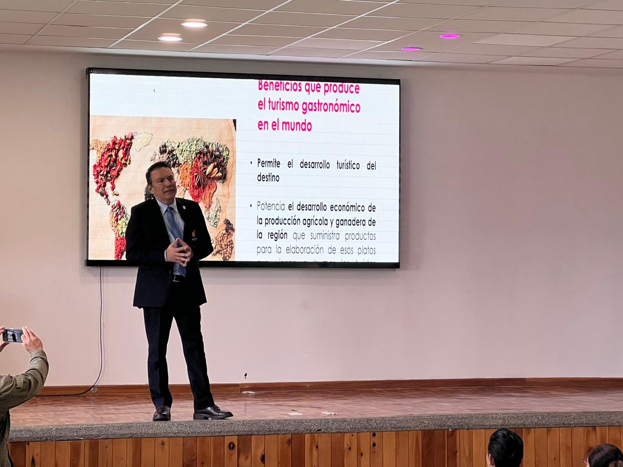 Cocina tradicional, pilar turístico de Michoacán: Sectur.