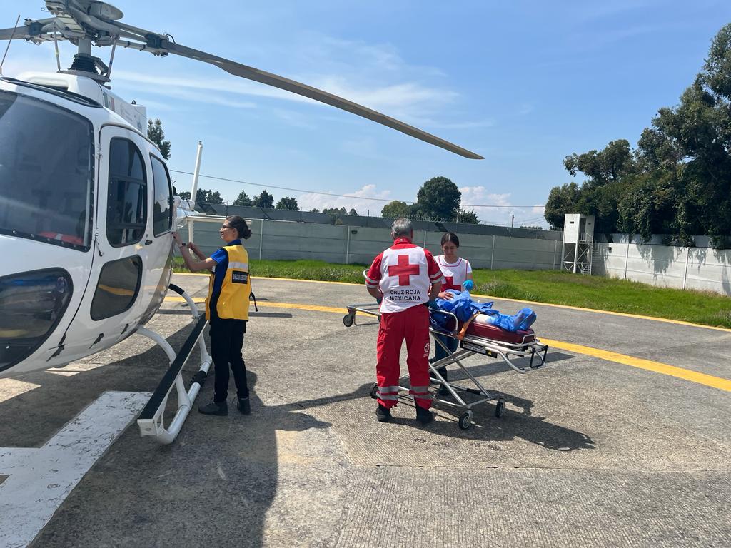Con helicóptero, SSP traslada a embarazada con síntomas de dengue.