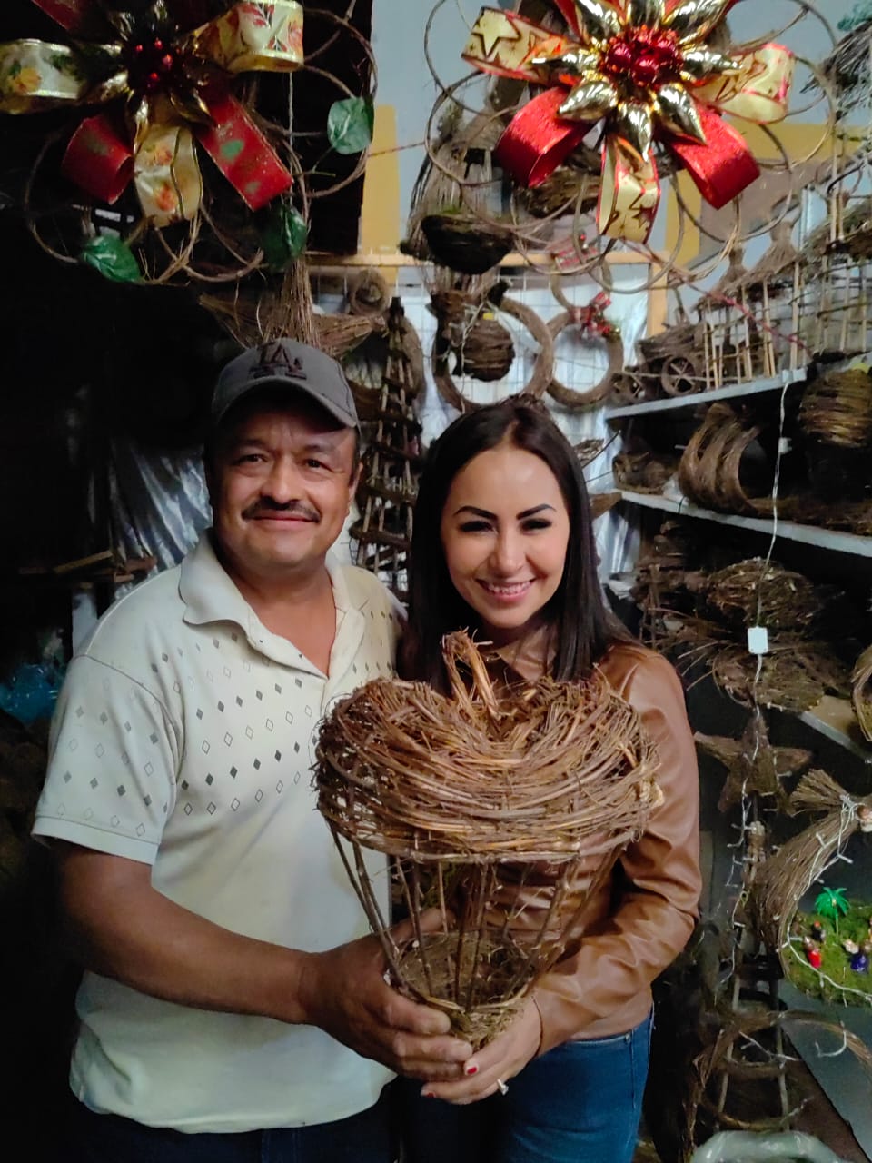 Gloria Tapia recorre Distrito de Zitácuaro y se compromete a impulsar reactivación de economía local.
