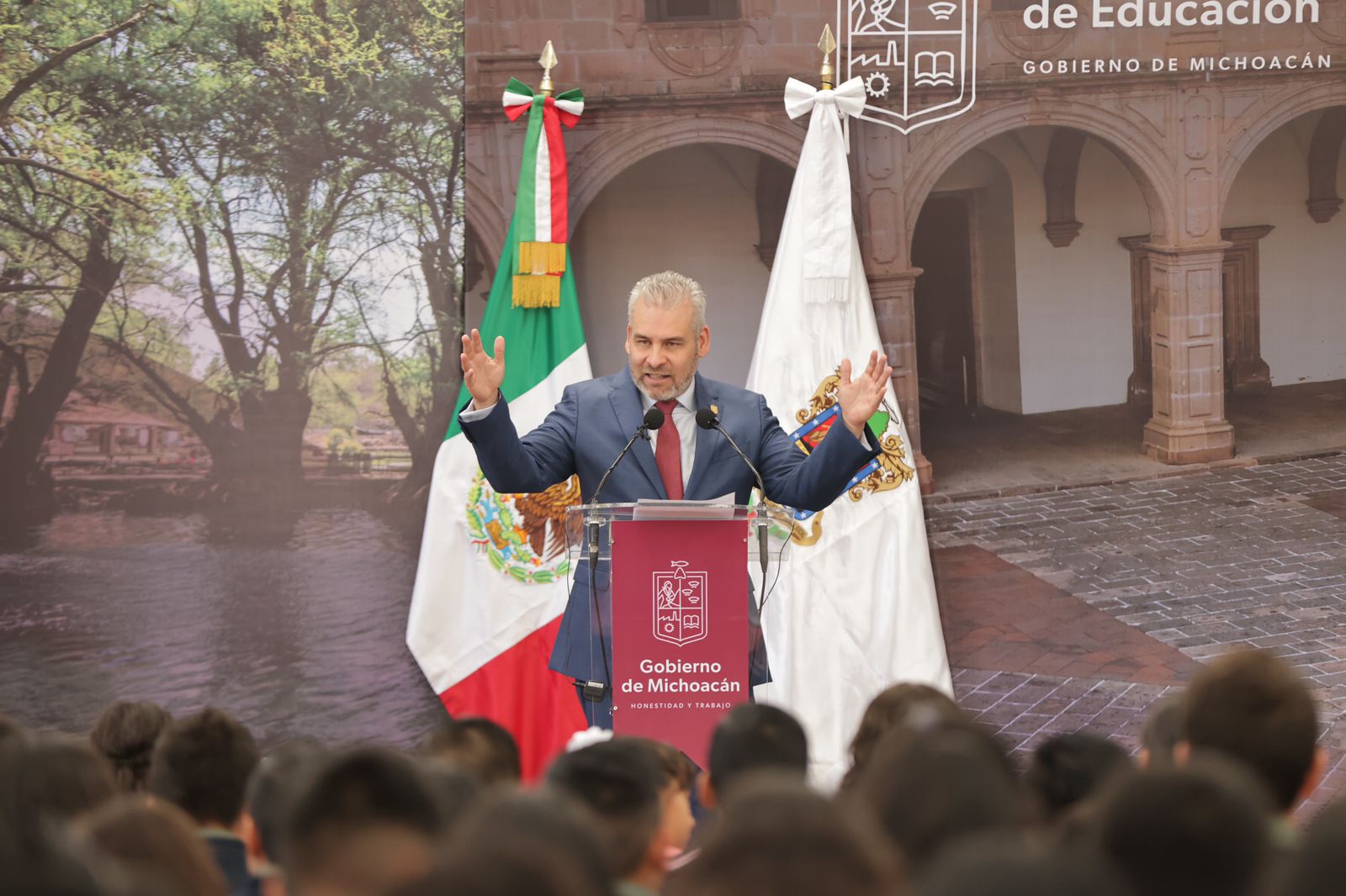 Gobierno de Michoacán convoca a participar en la creación del himno oficial del estado.