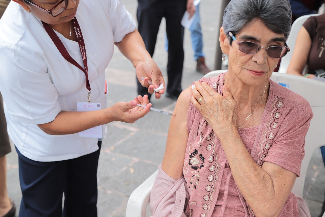 Arranca en Michoacán vacunación contra influenza y COVID-19.