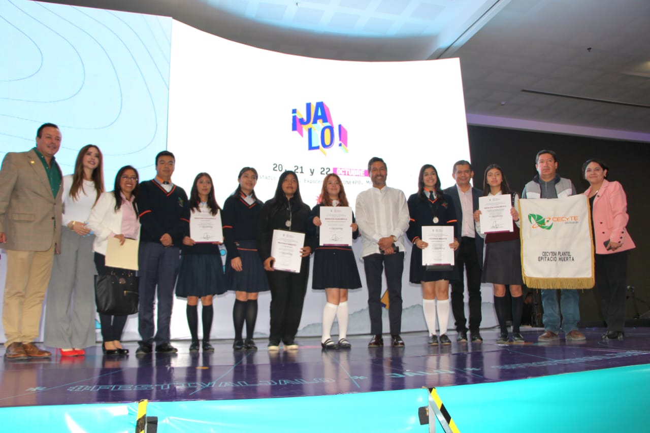Reconocen a 9 estudiantes del Cecytem con Premio Michoacano de la Juventud